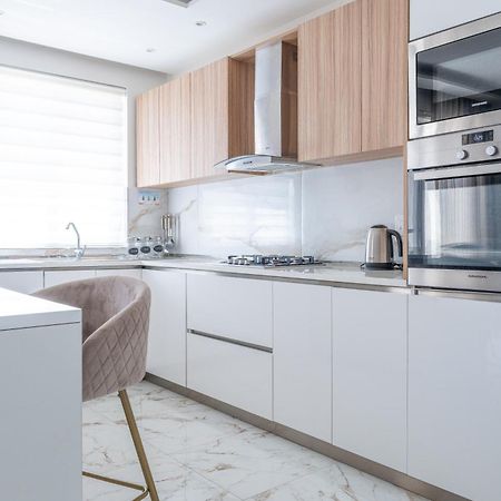 Modern & Luxurious Apartment - Prime Location St. Paul's Bay Exteriör bild