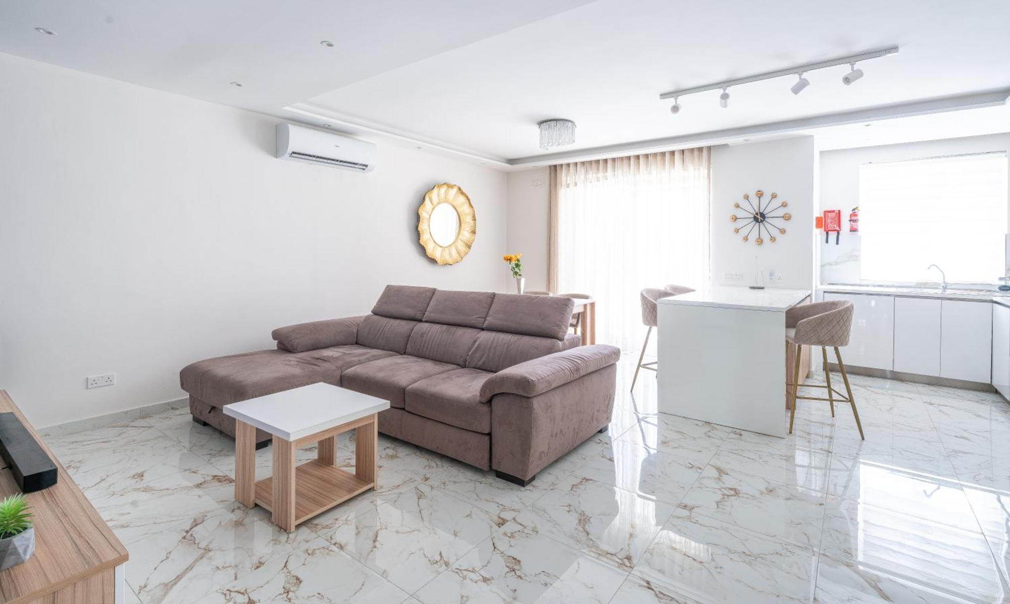 Modern & Luxurious Apartment - Prime Location St. Paul's Bay Exteriör bild